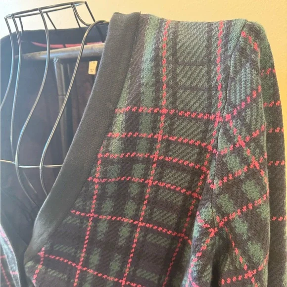 Isaac Mizrahi Women's Cardigan Sweater Blue Pink Black Plaid Button Front Sz 2x - Picture 2 of 4